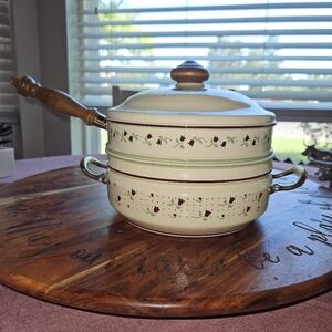 Vintage Floral Cream Steamer Pot
